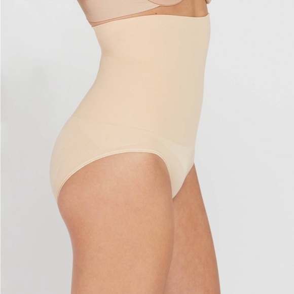 ASSETS by SPANX Women's Remarkable Results High-Waist Control Briefs new - Picture 3 of 7